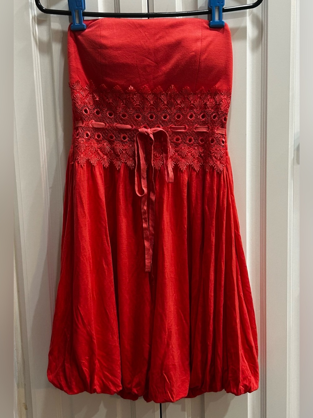 Katie Coral Peach Strapless Bubble Hem Dress Size Small Built-In Cups